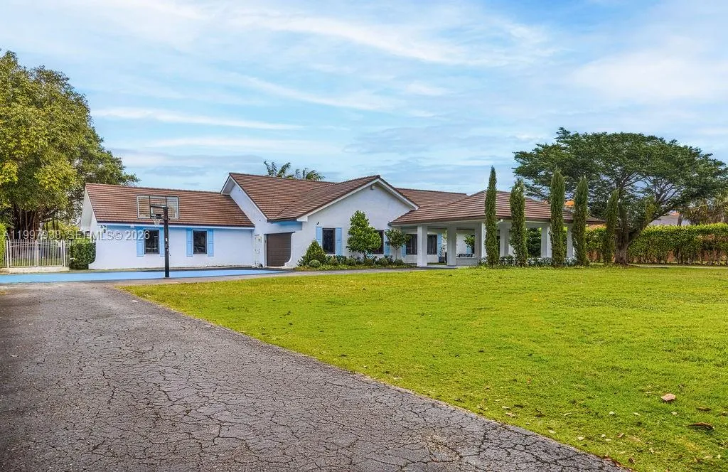 4 bedroom 3 bath for sale at 11301 SW 95th St, Miami FL 33176