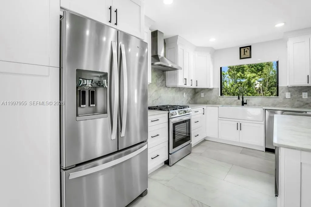 8611 SW 82nd Ter, Miami FL 33143