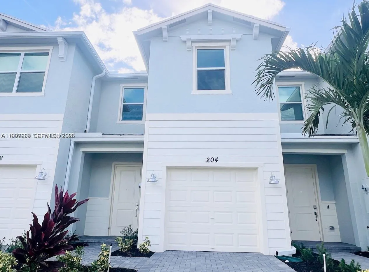 204 SE Woodbark St, Port St. Lucie FL 34984