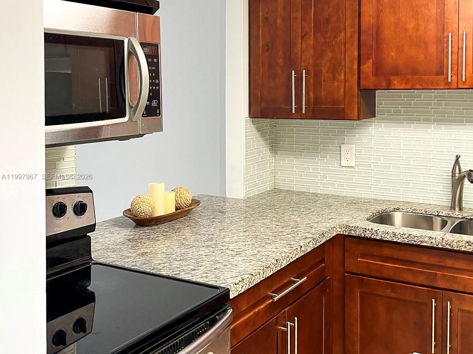 211 NE 8th Ave # 107, Hallandale Beach FL 33009