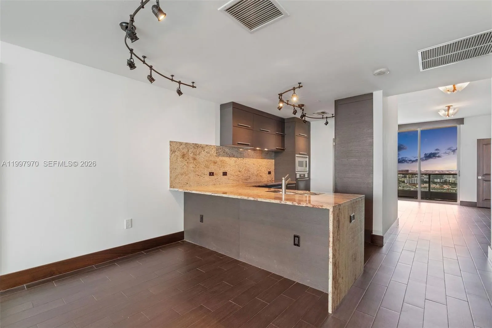 900 Biscayne Blvd # 3502, Miami FL 33132