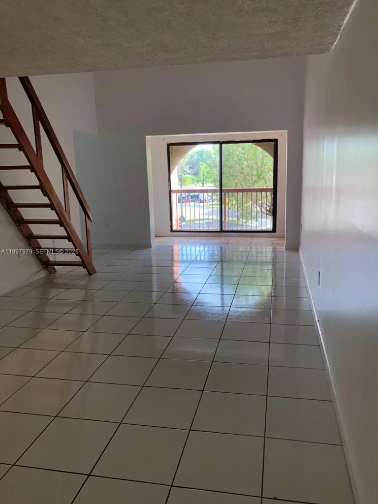 10241 NW 9th St Cir # 5, Miami FL 33172