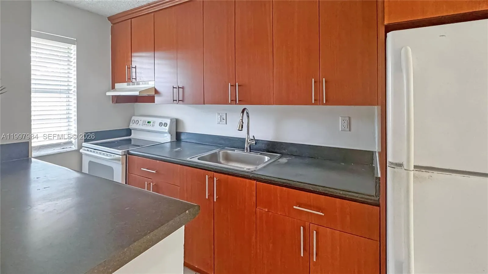 4081 N Dixie Hwy # 20, Oakland Park FL 33334