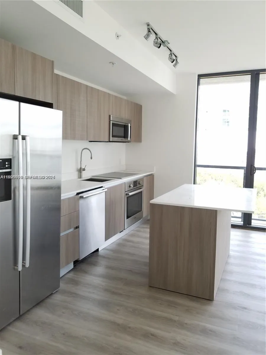 201 SW 17th Rd # 606, Miami FL 33129