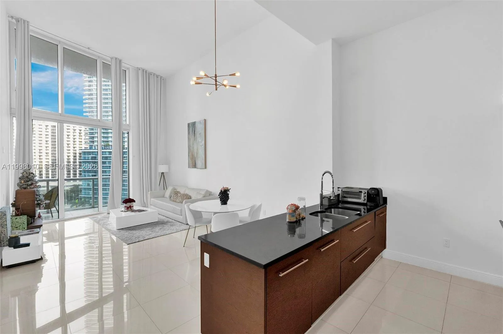 465 Brickell Ave # 1406, Miami FL 33131