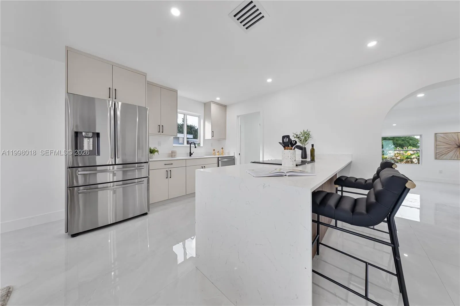 651 NW 9th St, Homestead FL 33030