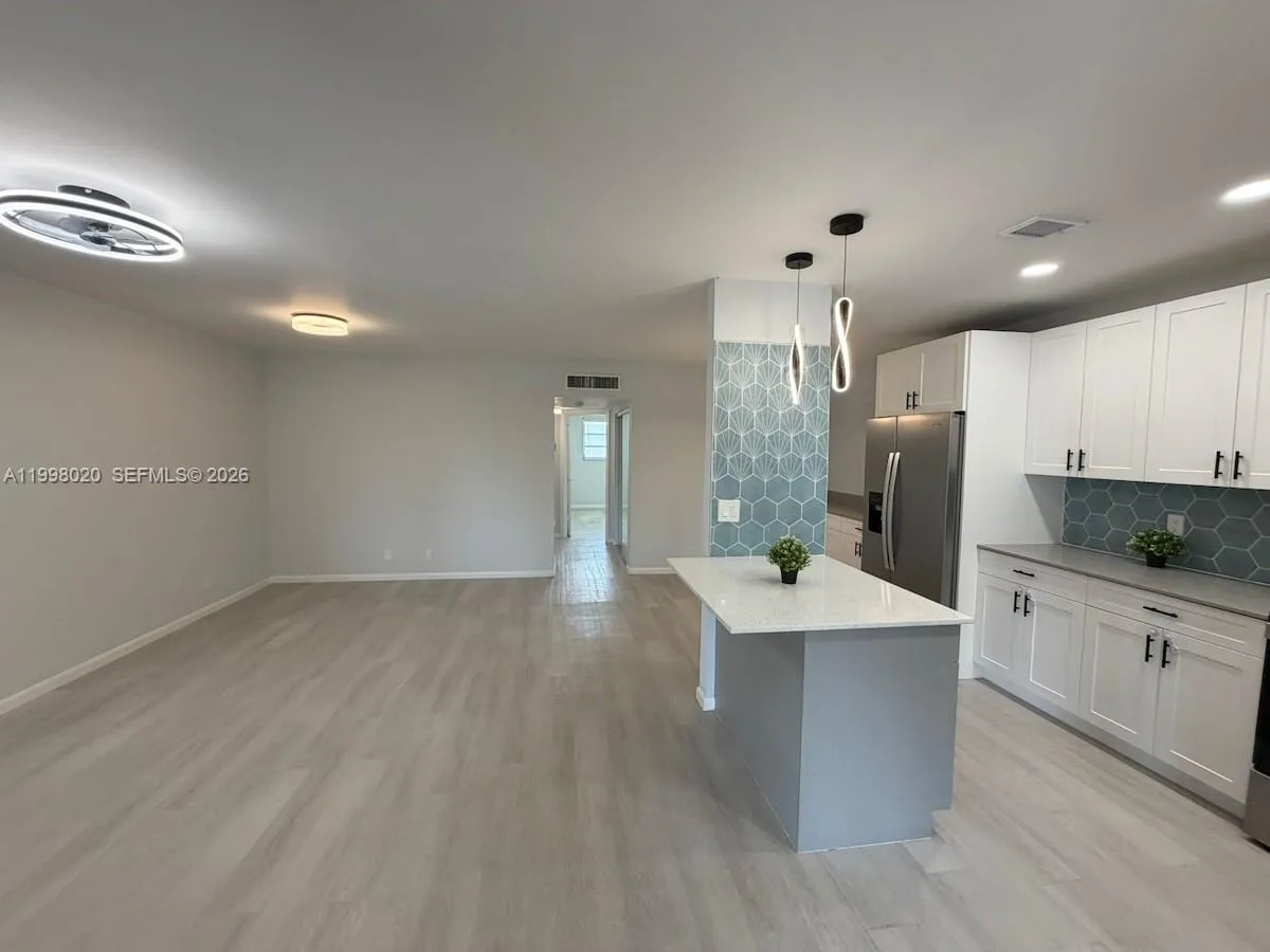 2041 NW 81st Avenue # 426, Pembroke Pines FL 33024