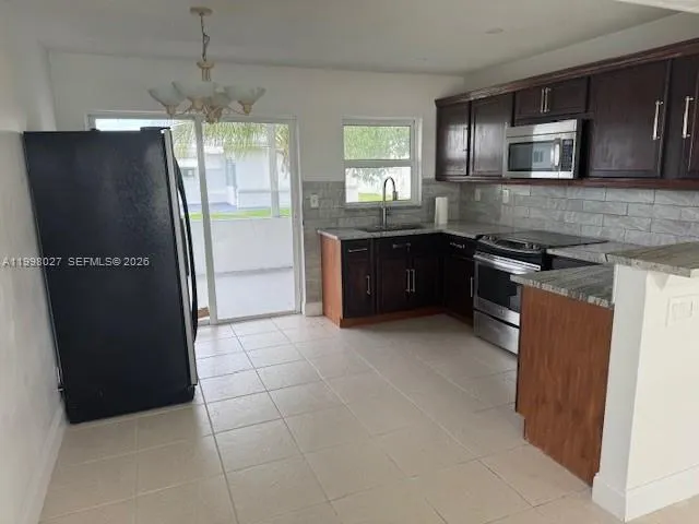 7005 NW 66th Ter, Tamarac FL 33321