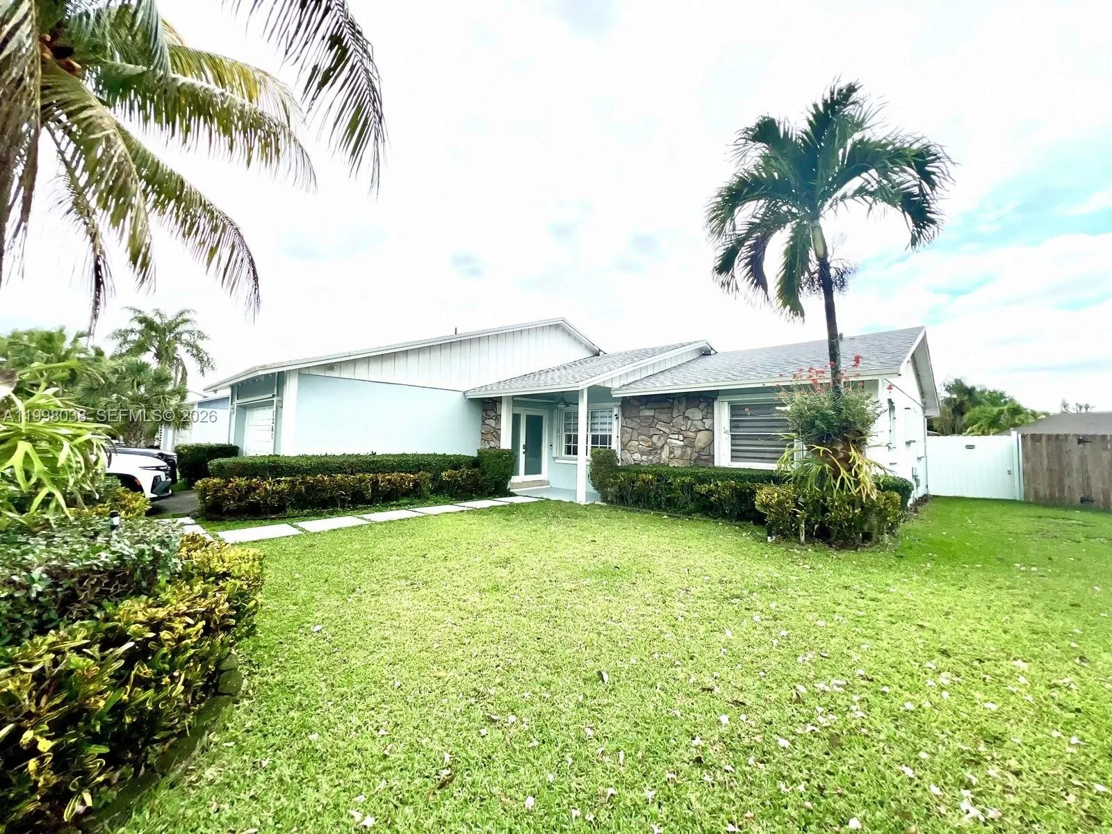 1361 N Fieldlark Ln, Homestead FL 33035