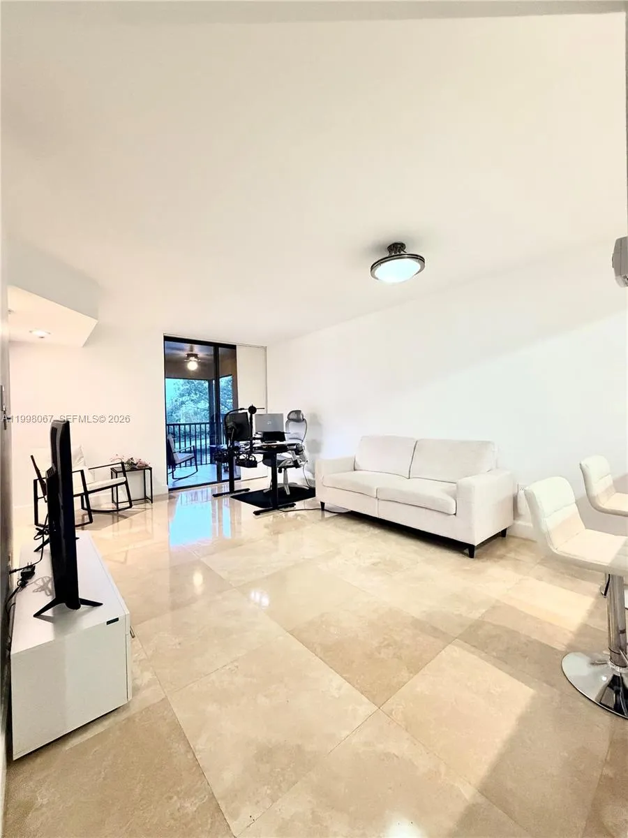 15405 N Miami Lakeway N # 207, Miami Lakes FL 33014