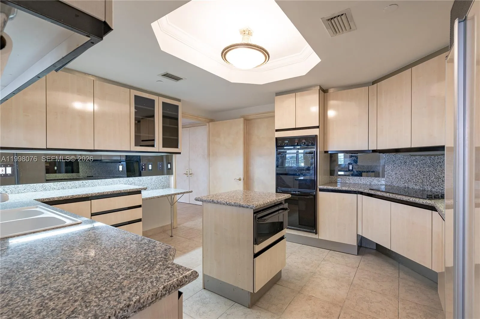 445 Grand Bay Dr # 711, Key Biscayne FL 33149