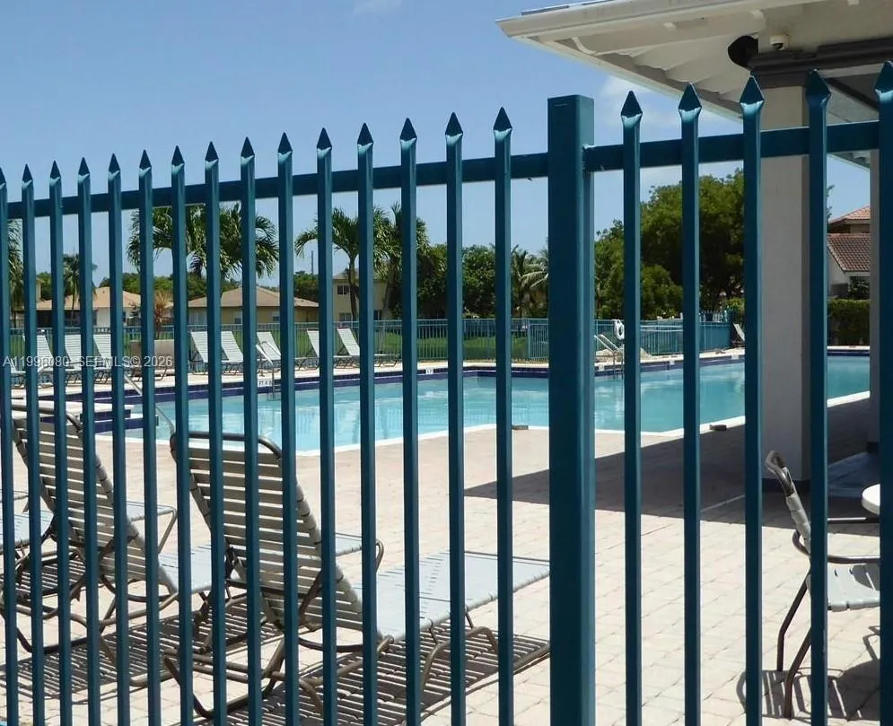 979 NE 42nd Ter, Homestead FL 33033