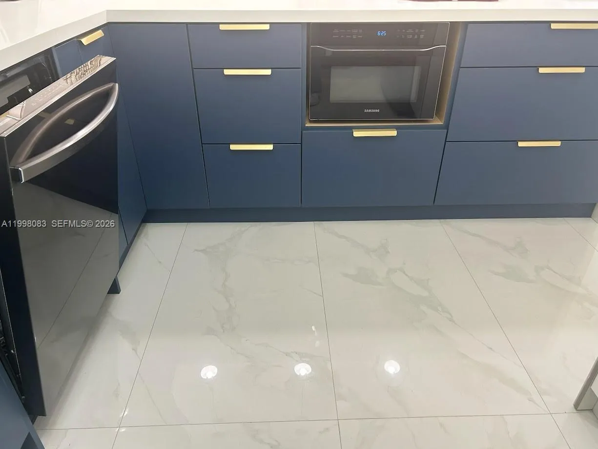 16082 NE 9th Ct, North Miami Beach FL 33162