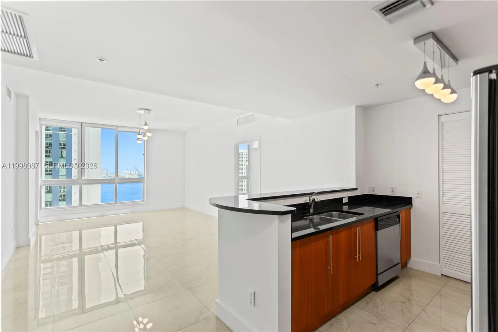 300 S Biscayne Blvd # 2414, Miami FL 33131
