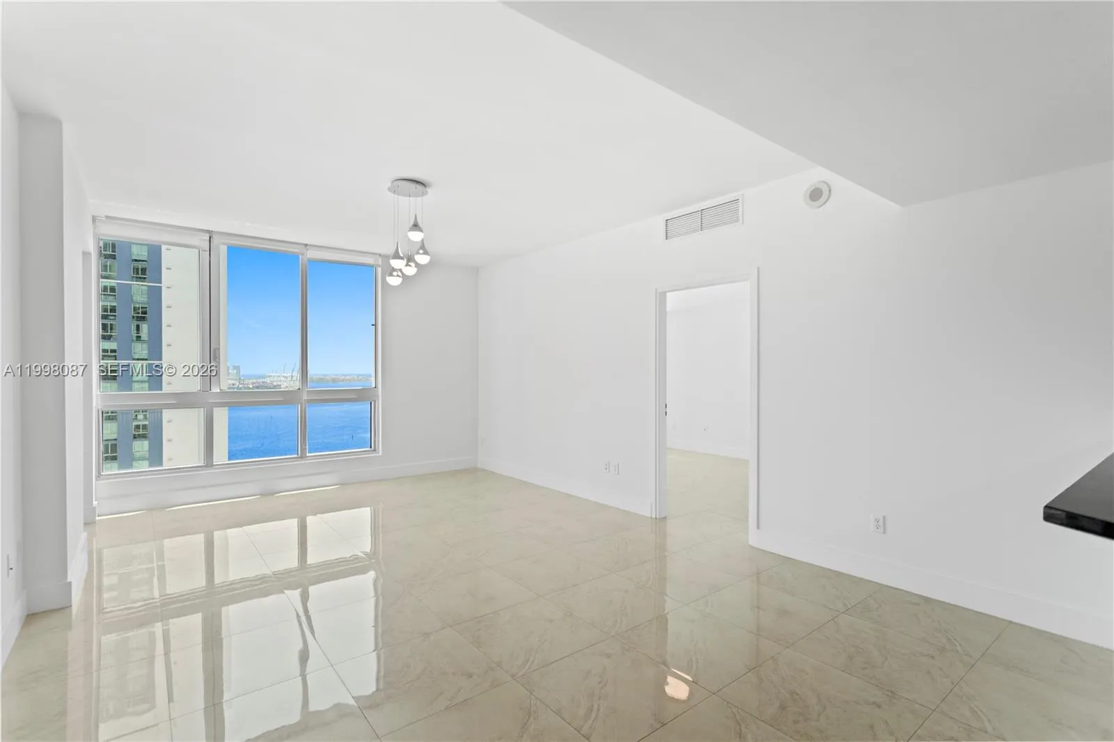 300 S Biscayne Blvd # 2414, Miami FL 33131