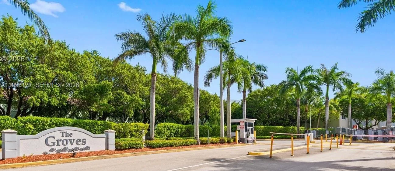 2 bedroom 2 bath for sale at 2984 SE 15th Ter, Homestead FL 33035