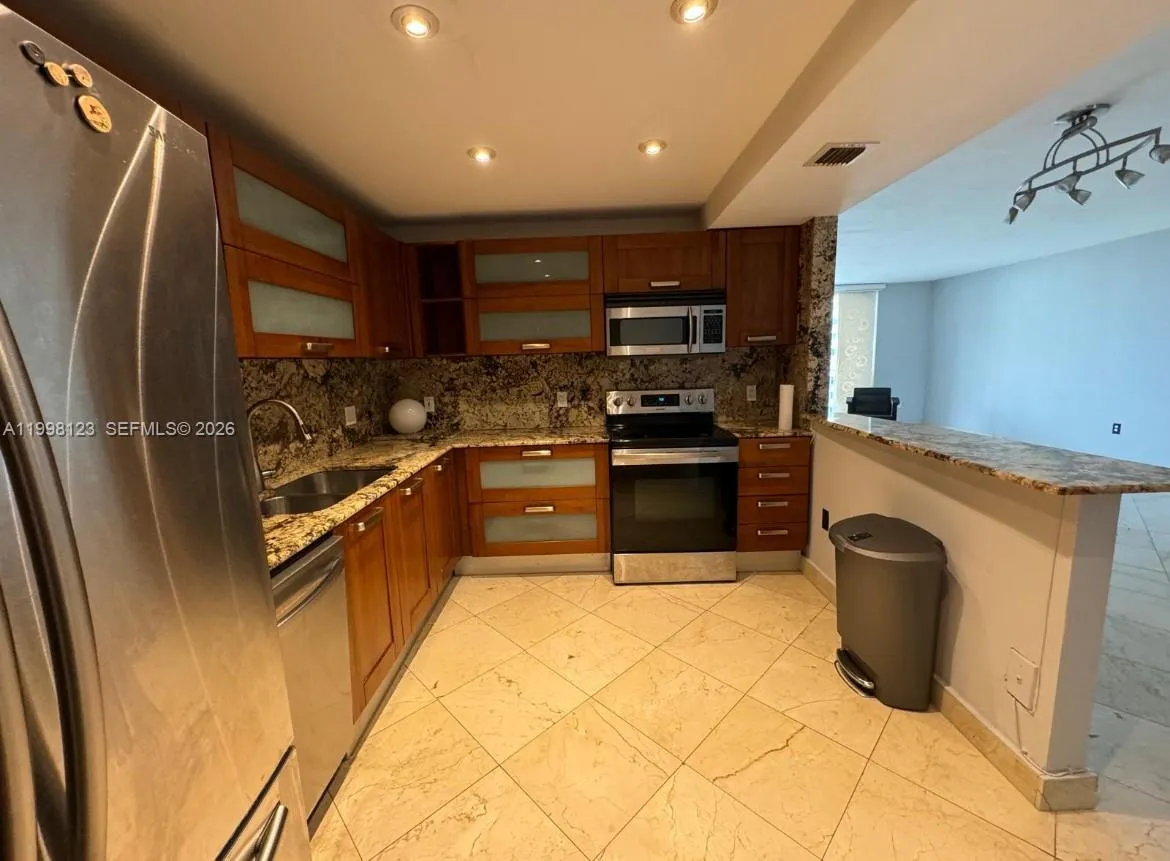 5825 Collins Ave # 9B, Miami Beach FL 33140