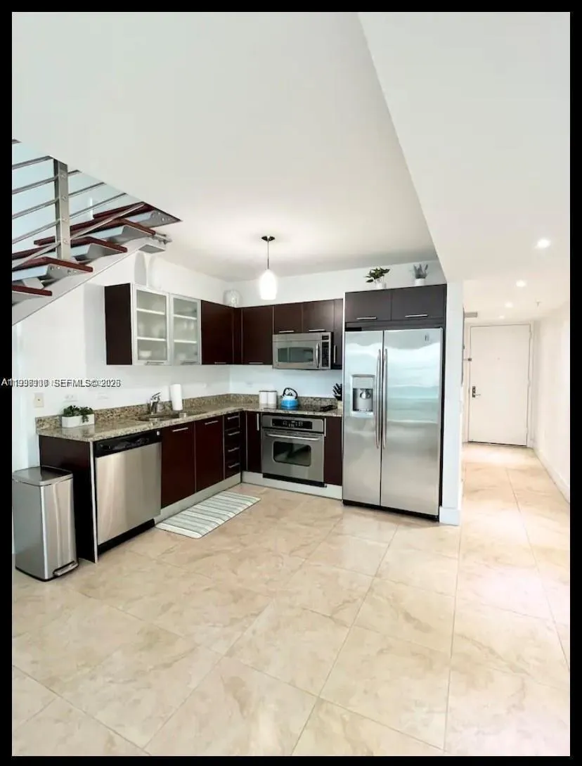 41 SE 5th St # 414, Miami FL 33131