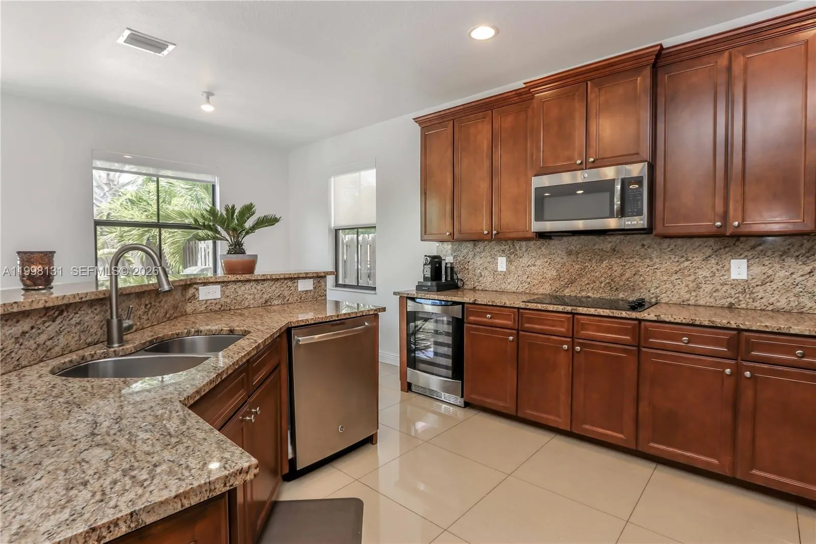 8868 NW 101st Pl, Doral FL 33178