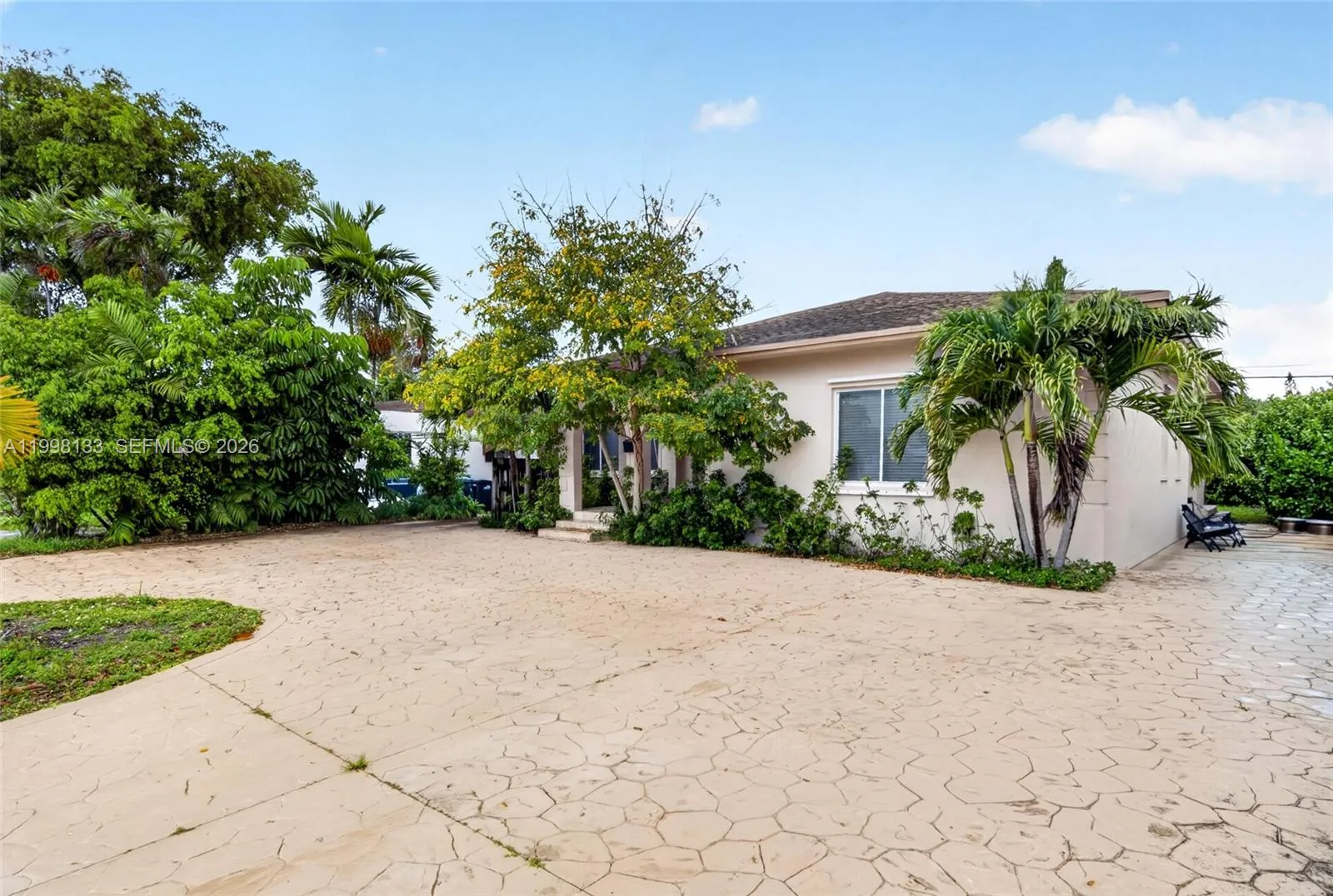 6881 SW 27th St, Miami FL 33155