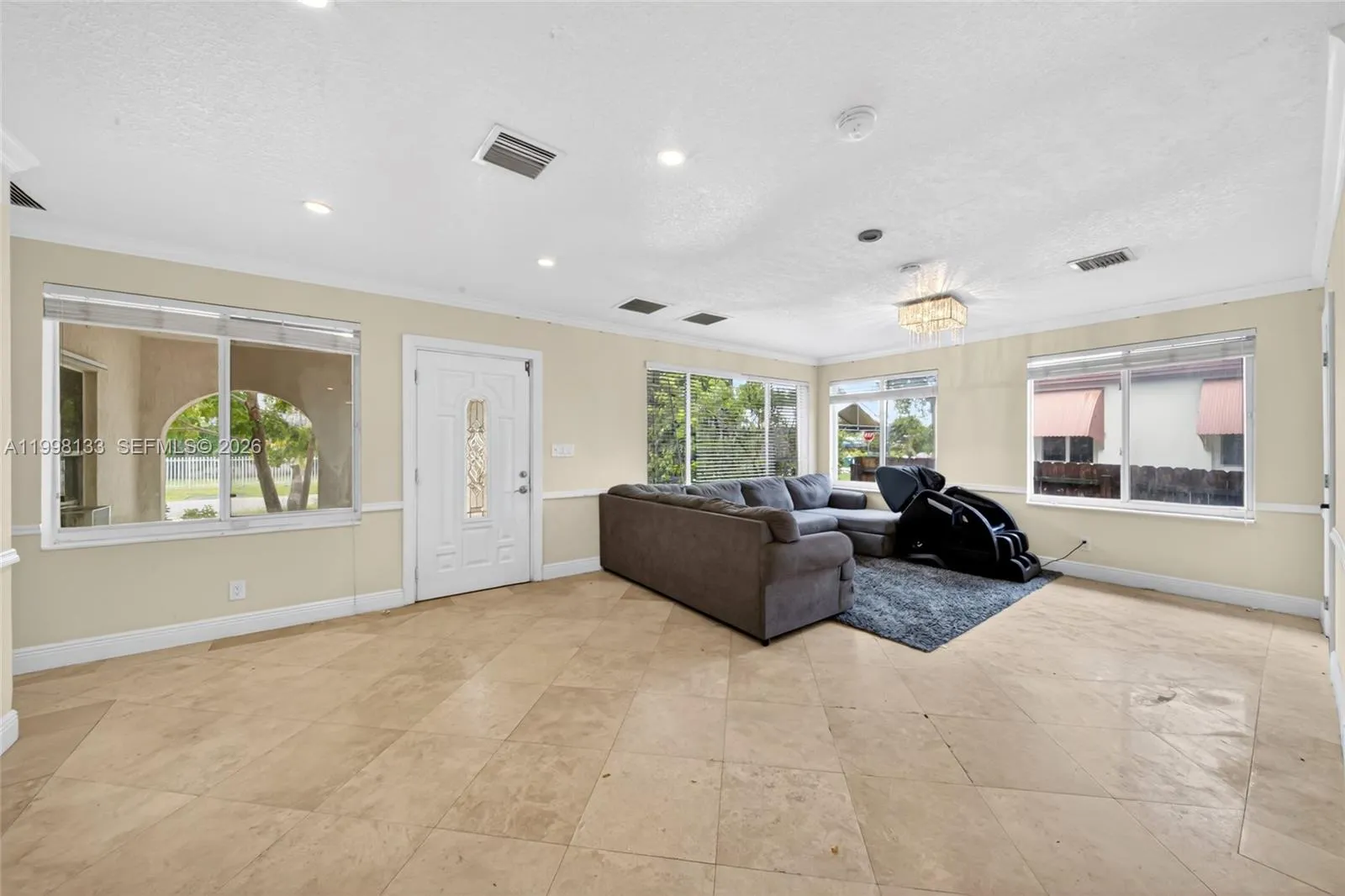 6881 SW 27th St, Miami FL 33155