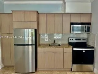 4 Transylvania Ave # B, Key Largo FL 33037