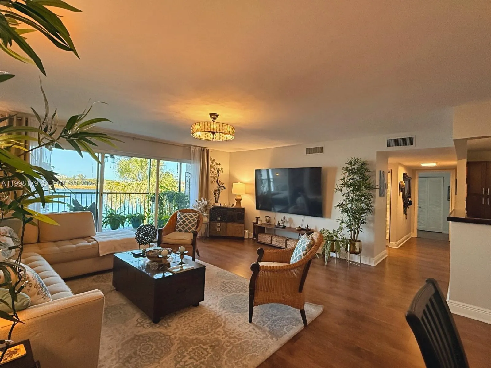 605 Ives Dairy Rd # 7, Miami FL 33179