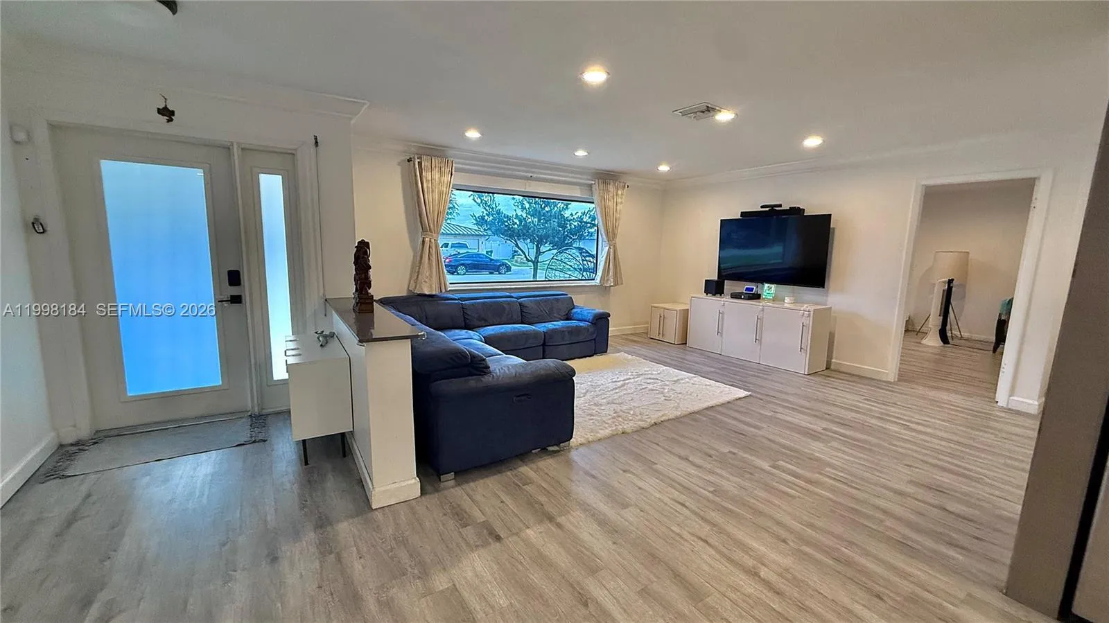 8404 SW 26th St, Davie FL 33324