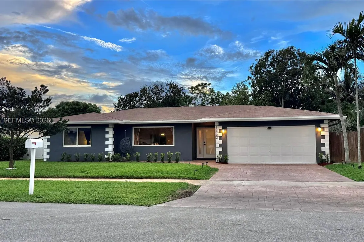 8404 SW 26th St, Davie FL 33324