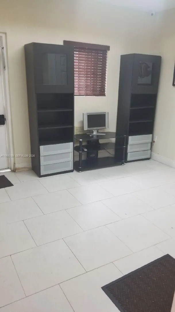 1701 W 37th St, Hialeah FL 33012