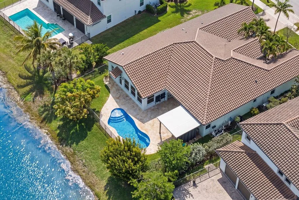 8055 NW 117th Way, Parkland FL 33076