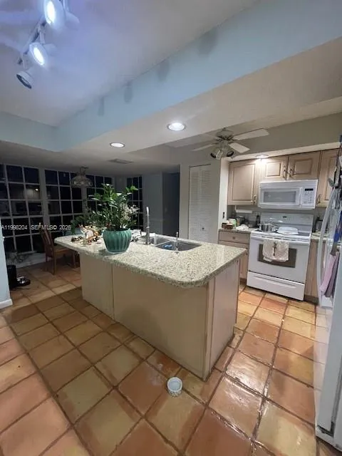 1350 S Fieldlark Ln, Homestead FL 33035