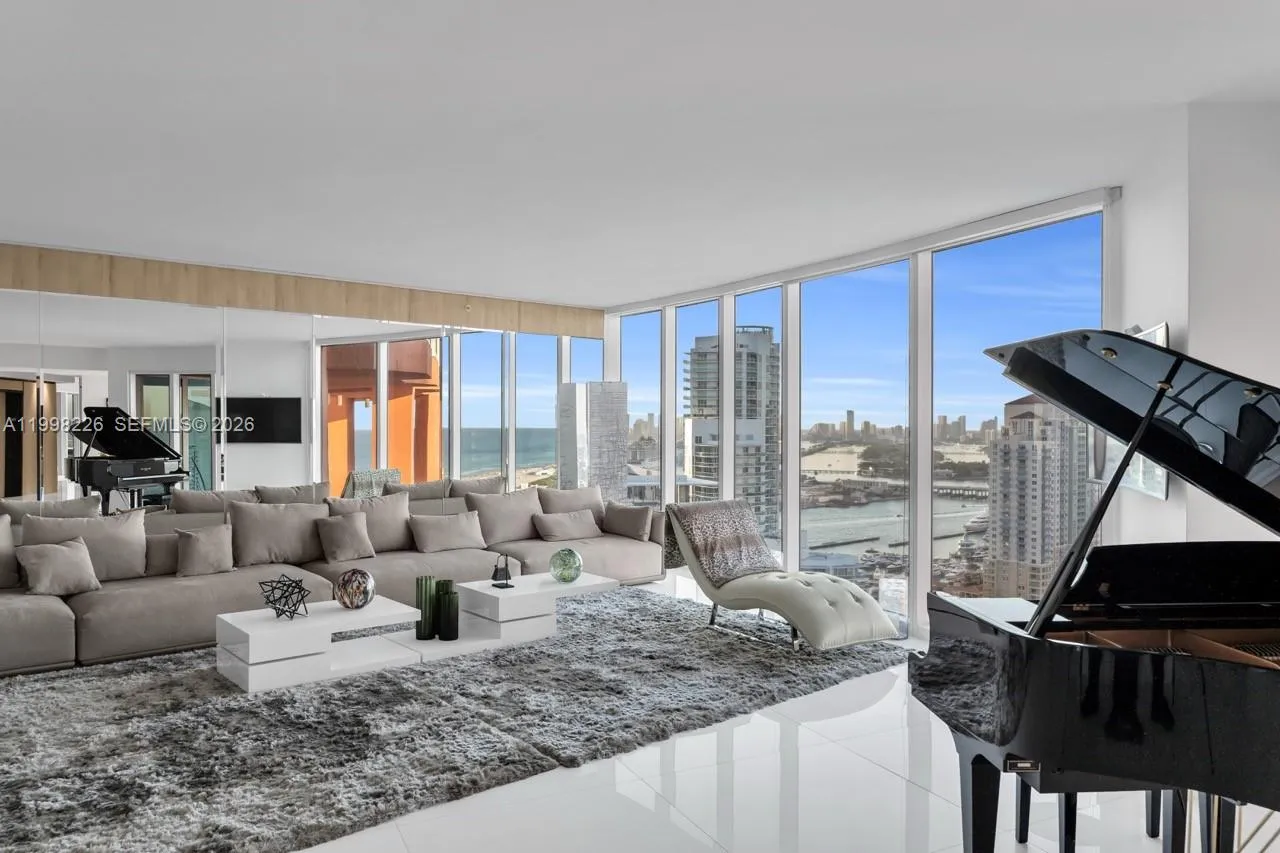 300 S Pointe Dr # 3105, Miami Beach FL 33139