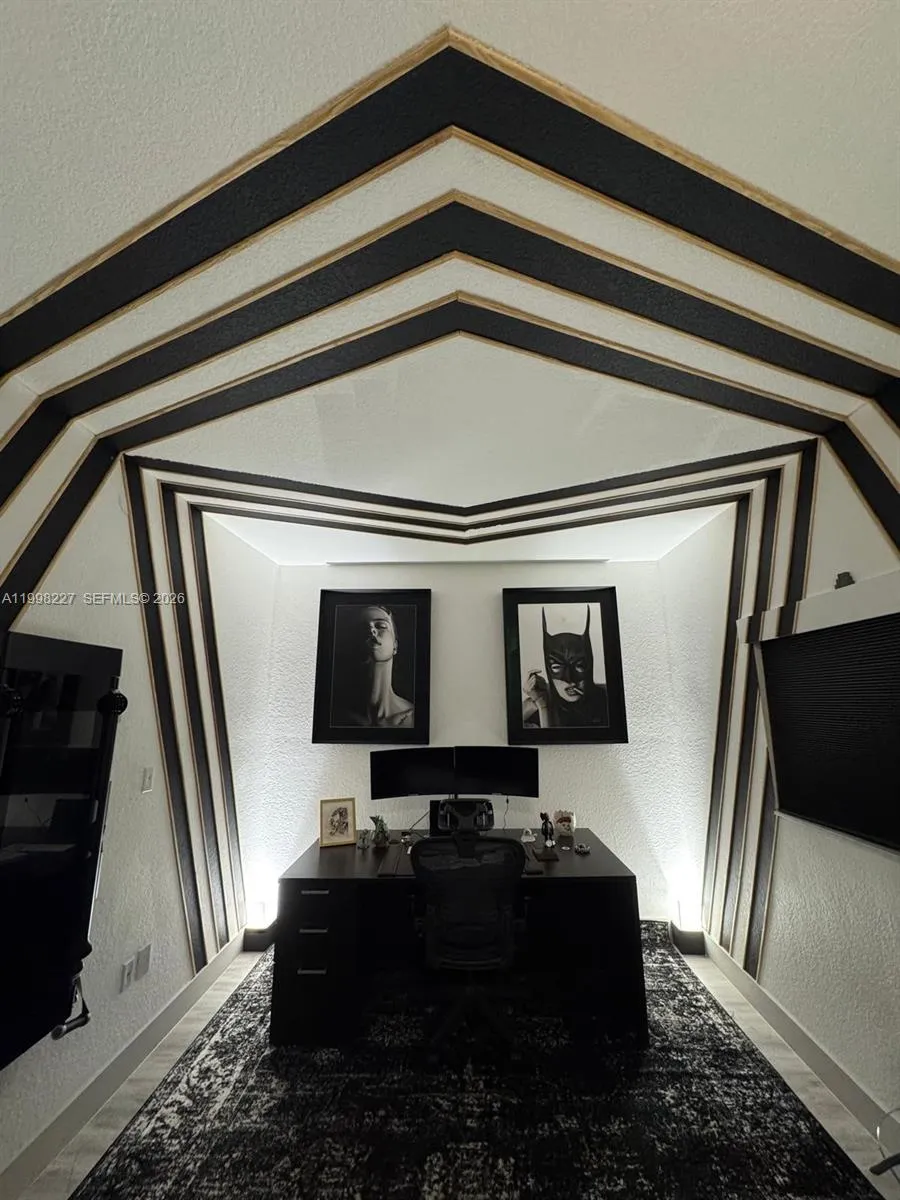 455 NW 19th Ln # 17, Miami FL 33136