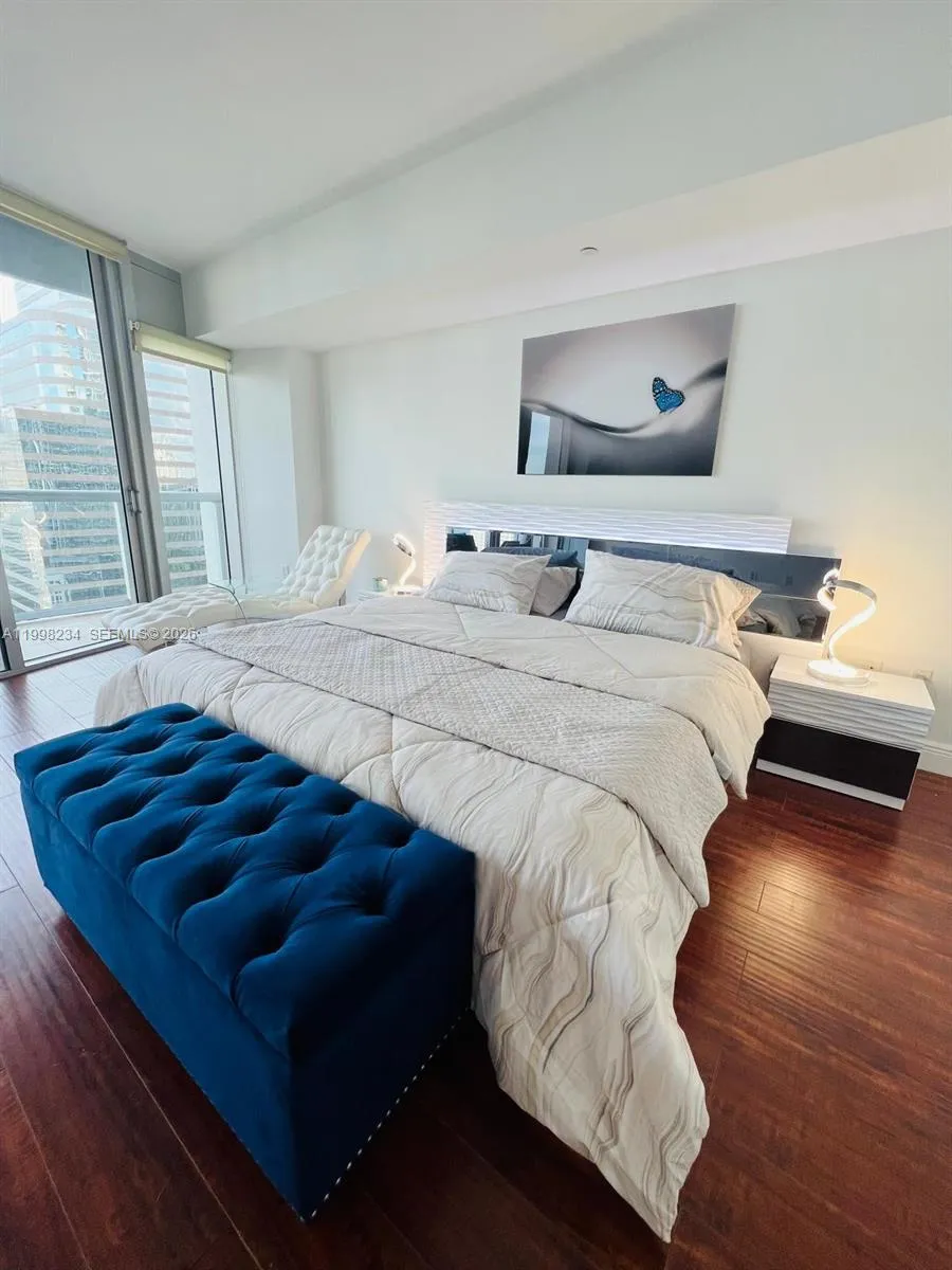 495 Brickell ave # 2707, Miami FL 33131