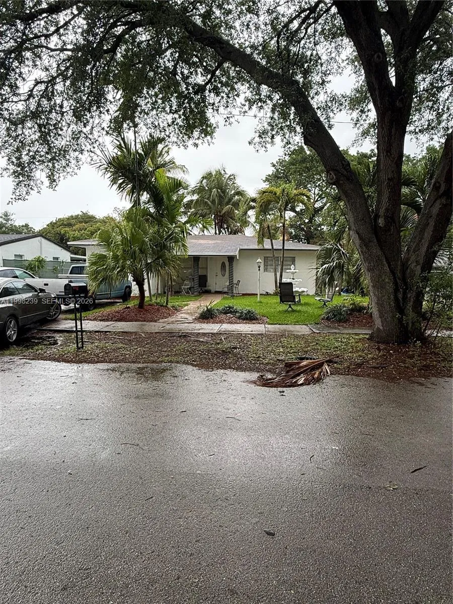 4021 SW 26th St, West Park FL 33023