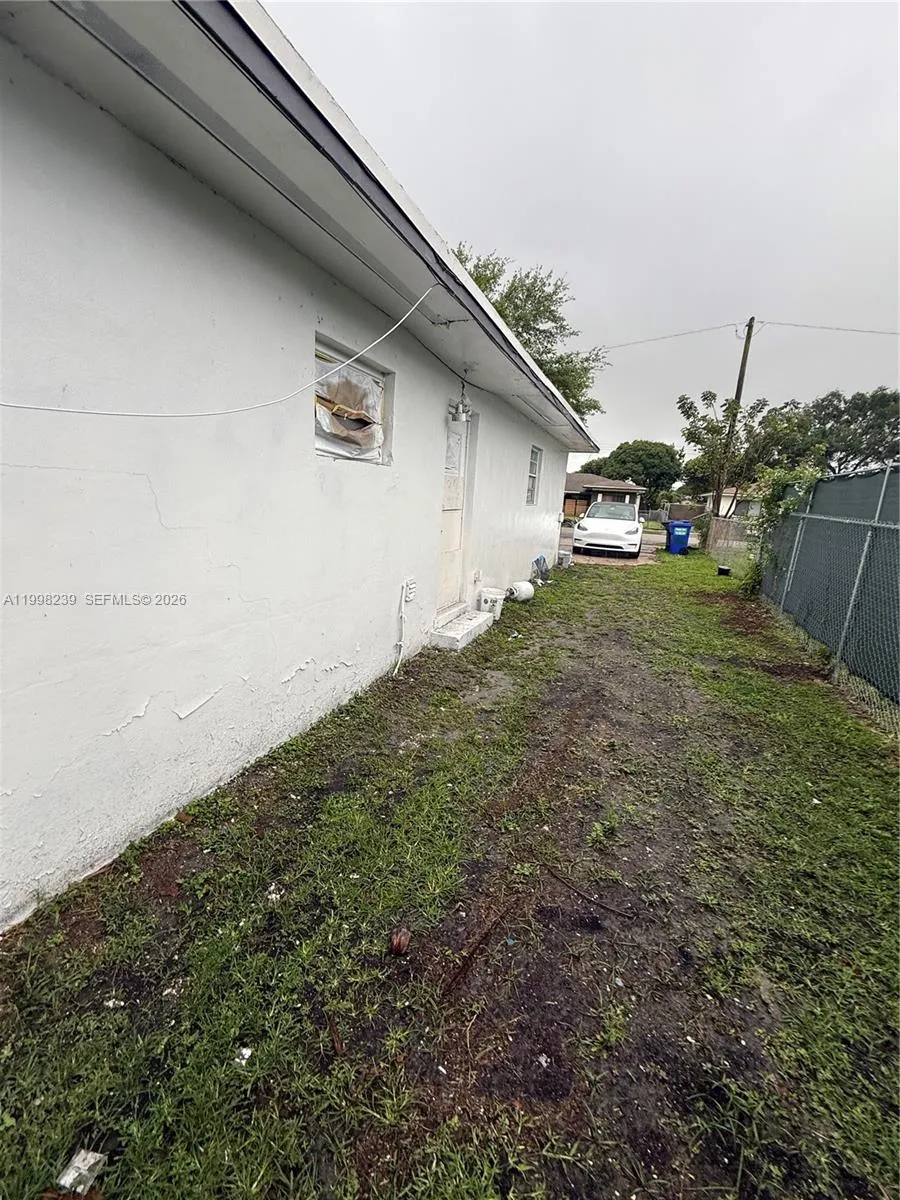 4021 SW 26th St, West Park FL 33023