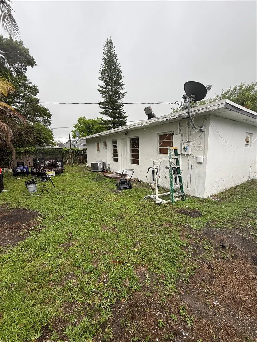 4021 SW 26th St, West Park FL 33023