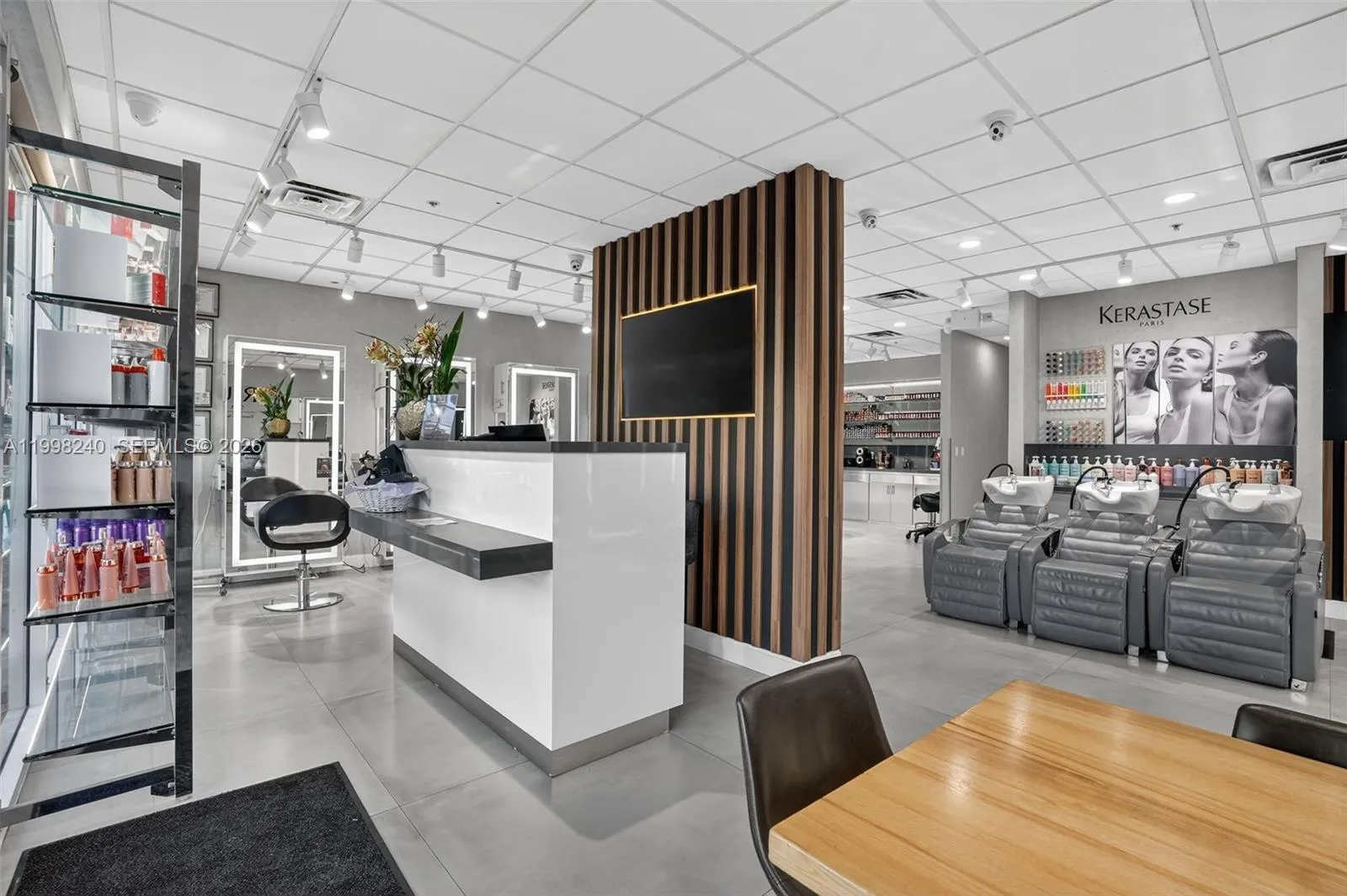 Beauty Salon For Sale In Hialeah, Hialeah FL 33015