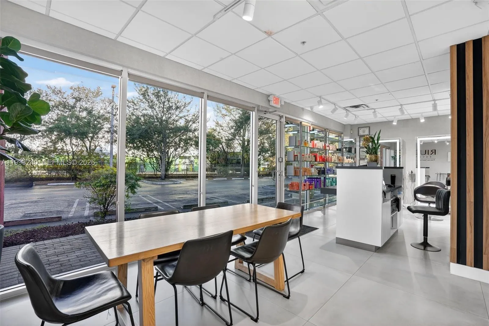 Beauty Salon For Sale In Hialeah, Hialeah FL 33015