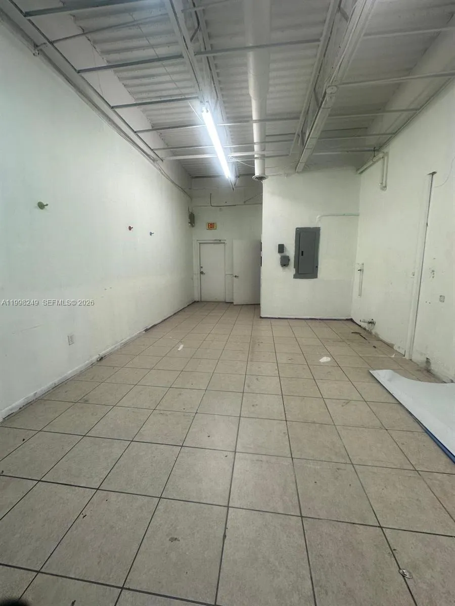 15648 SW 72nd St, Miami FL 33193