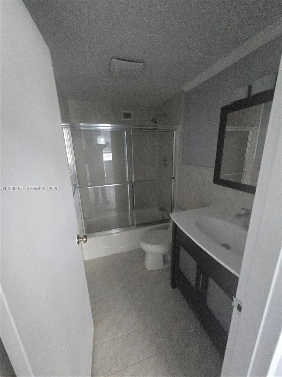 825 Brickell Bay Dr # 750, Miami FL 33131