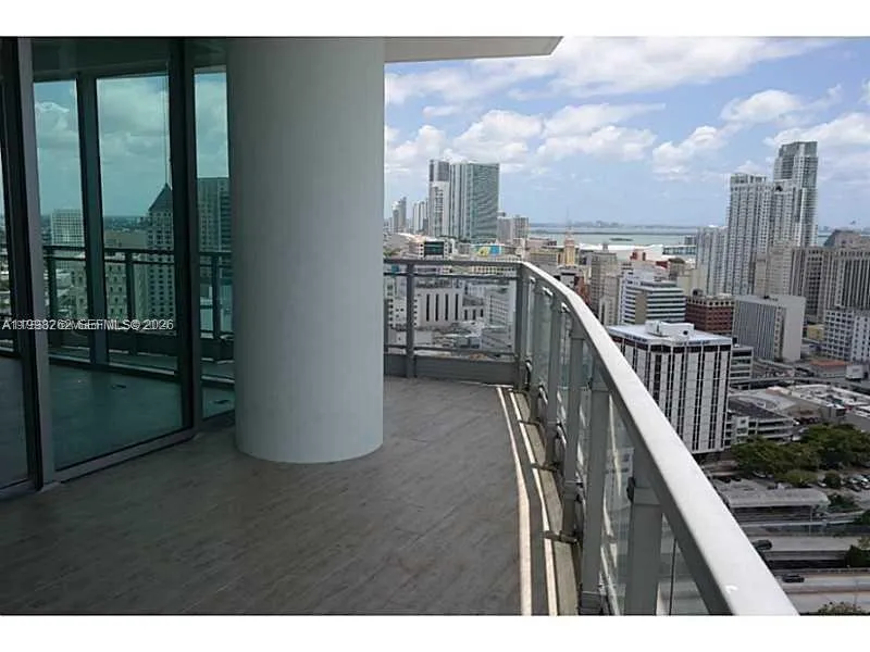 90 SW 3rd St # 3104, Miami FL 33130