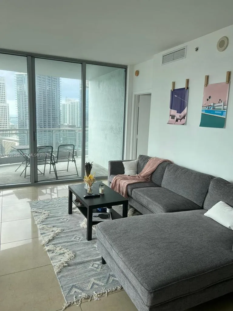 90 SW 3rd St # 3104, Miami FL 33130