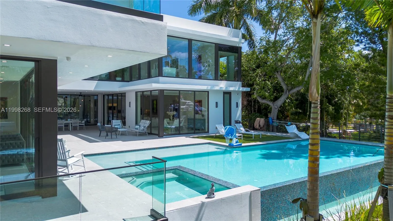 922 NE 78th St, Miami FL 33138