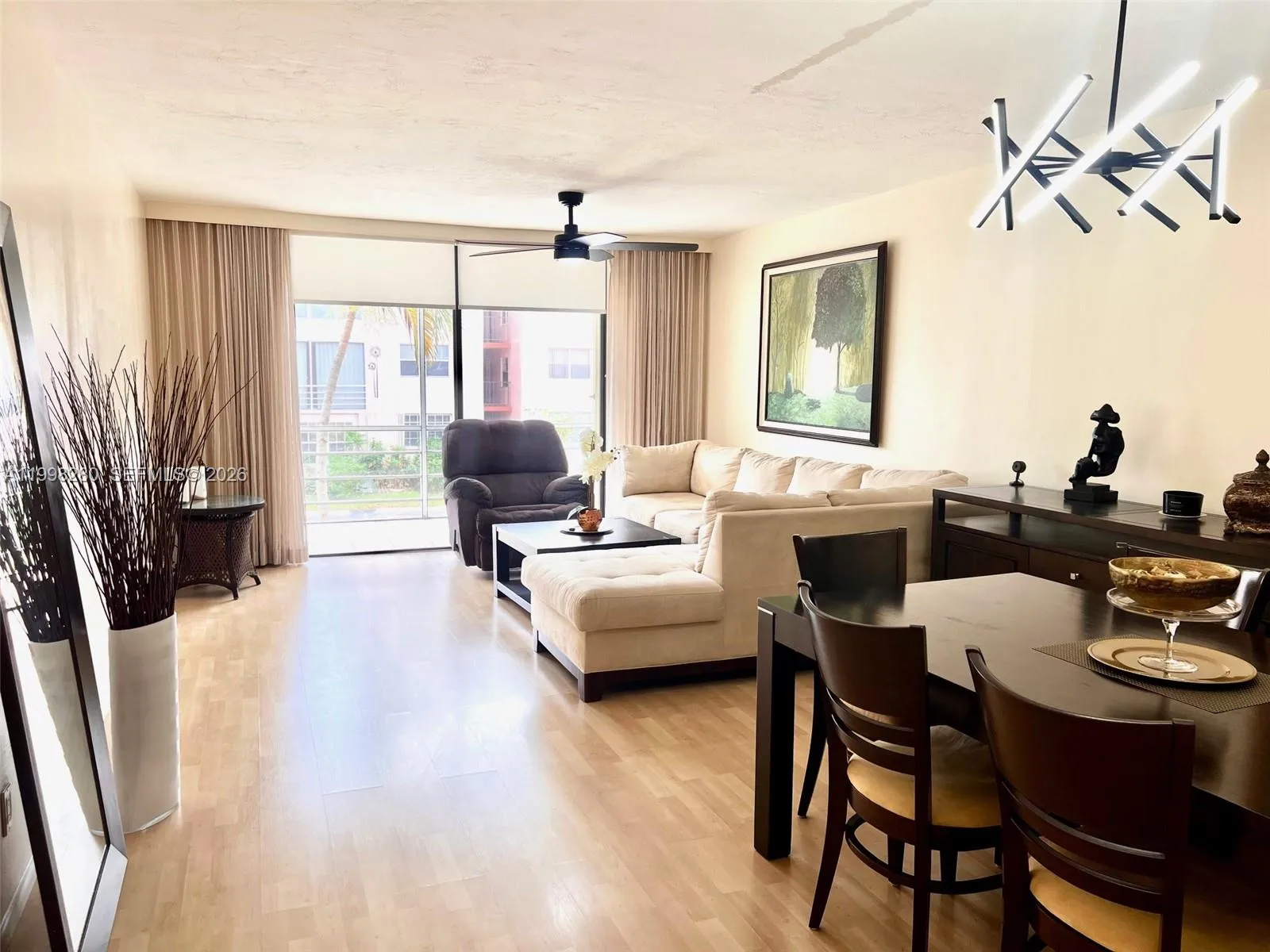 2841 Somerset Dr # 215, Lauderdale Lakes FL 33311