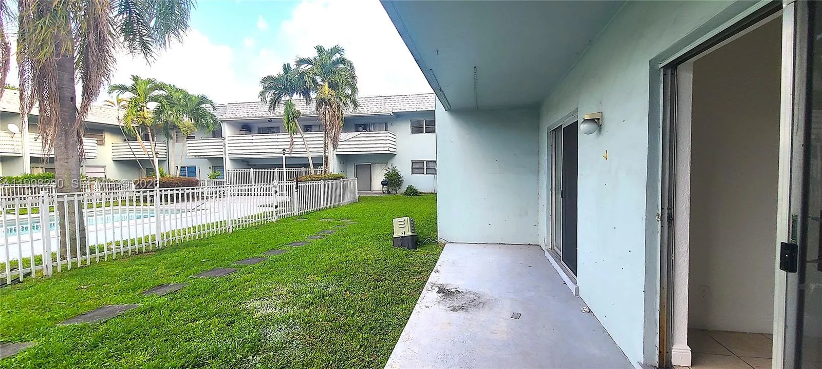 4251 NW 5th St # 109, Plantation FL 33317
