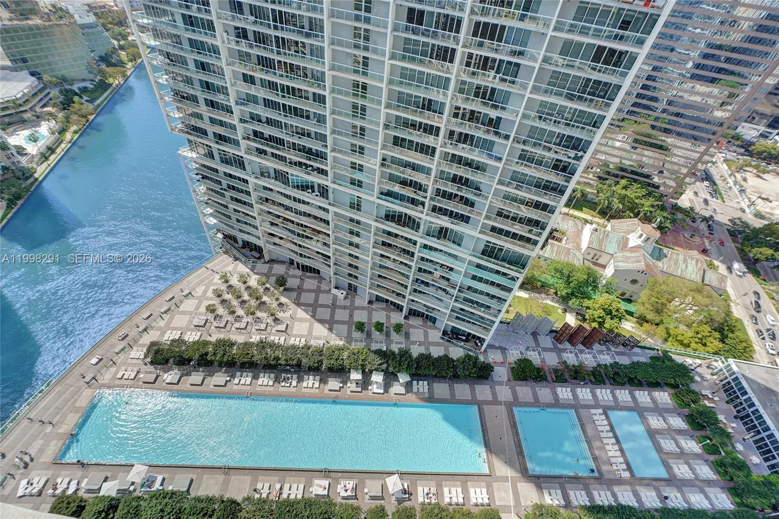 475 Brickell Ave # 5010, Miami FL 33131