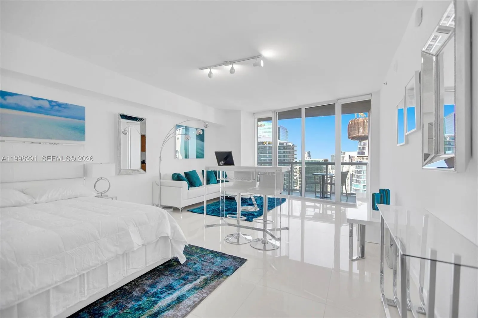 475 Brickell Ave # 5010, Miami FL 33131