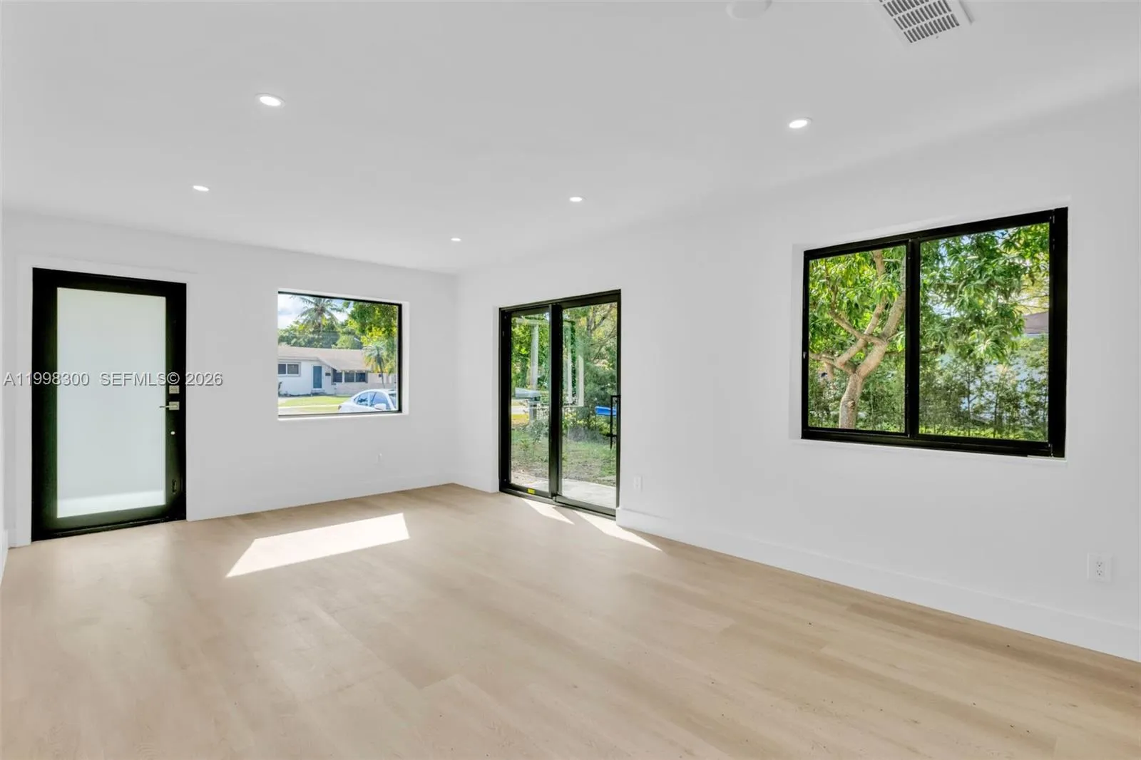 1595 NE 143rd St # 1, North Miami FL 33161